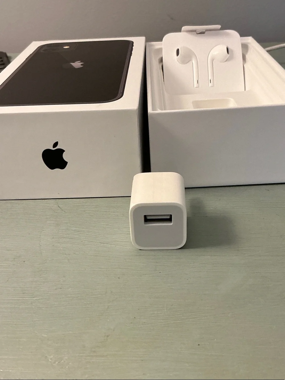 Apple iPhone 11 Box with White EarPods & USB Power Adapter NWOT